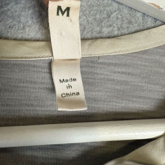 Anthropologie Tiny Womens Medium Pullover Keyhole Neck Top Gray Tan Abstract - Picture 4 of 8